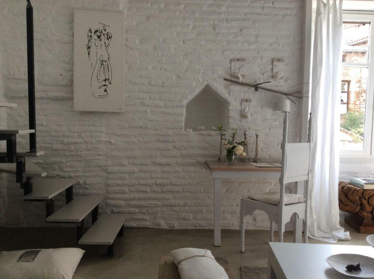 La Maison Sur La Place Penne-dʼAgenais エクステリア 写真
