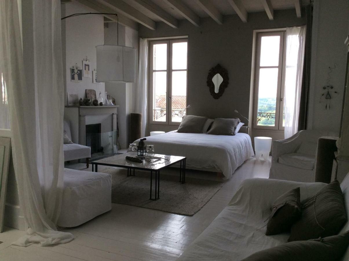 La Maison Sur La Place Penne-dʼAgenais エクステリア 写真
